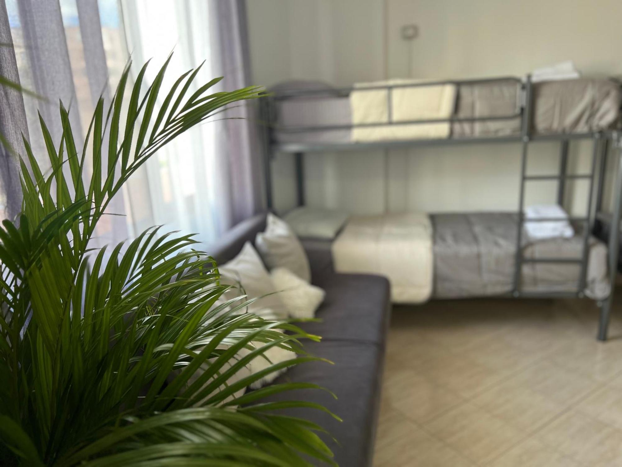 Hostel By Fenix ติรานา ภายนอก รูปภาพ